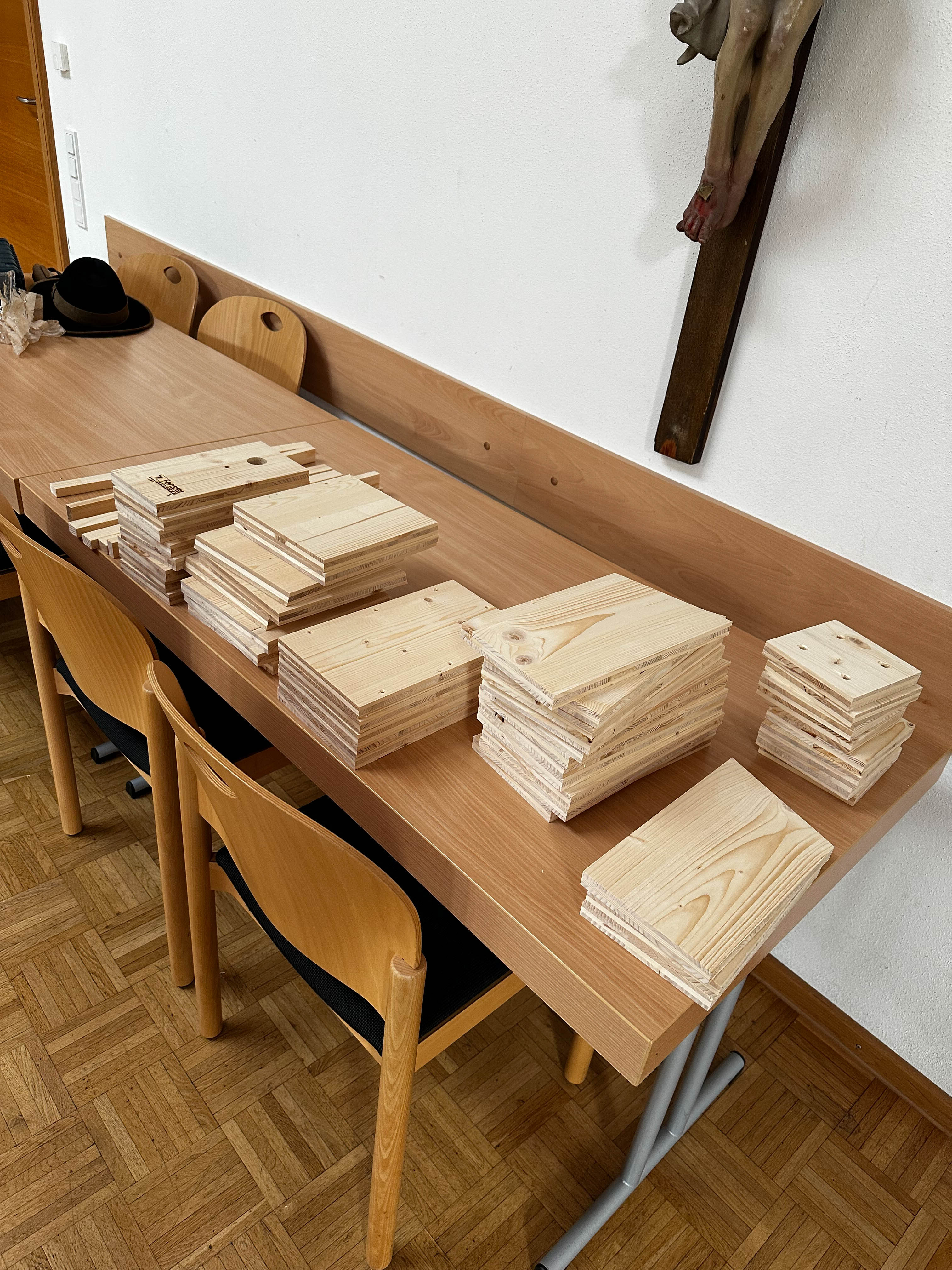 w250125-Minis_Nistkastenbau-8.jpg  