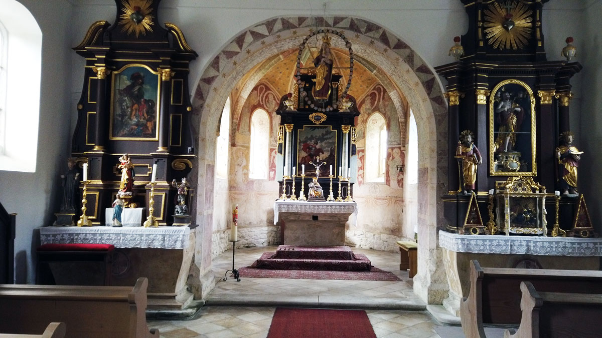 Innenraum-St-Georg.jpg  