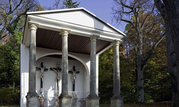 Kalvarienbergkapelle-am-Goldberg.jpg  
