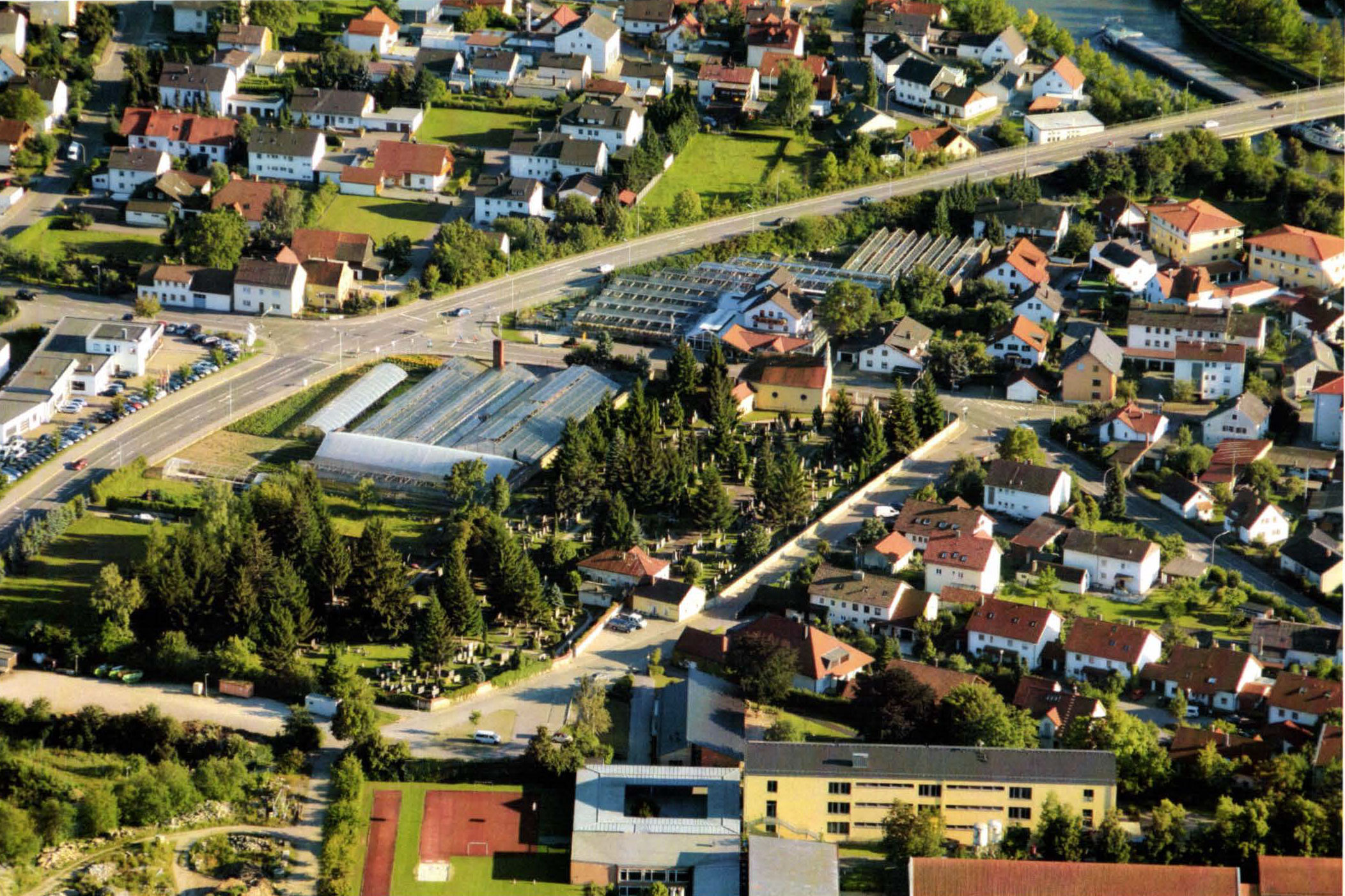 Friedhof-Luftbild-Schneck.jpg  